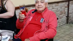 Známý herec Jiří Krampol v kruhu svých dlouholetých přátel na společenské události