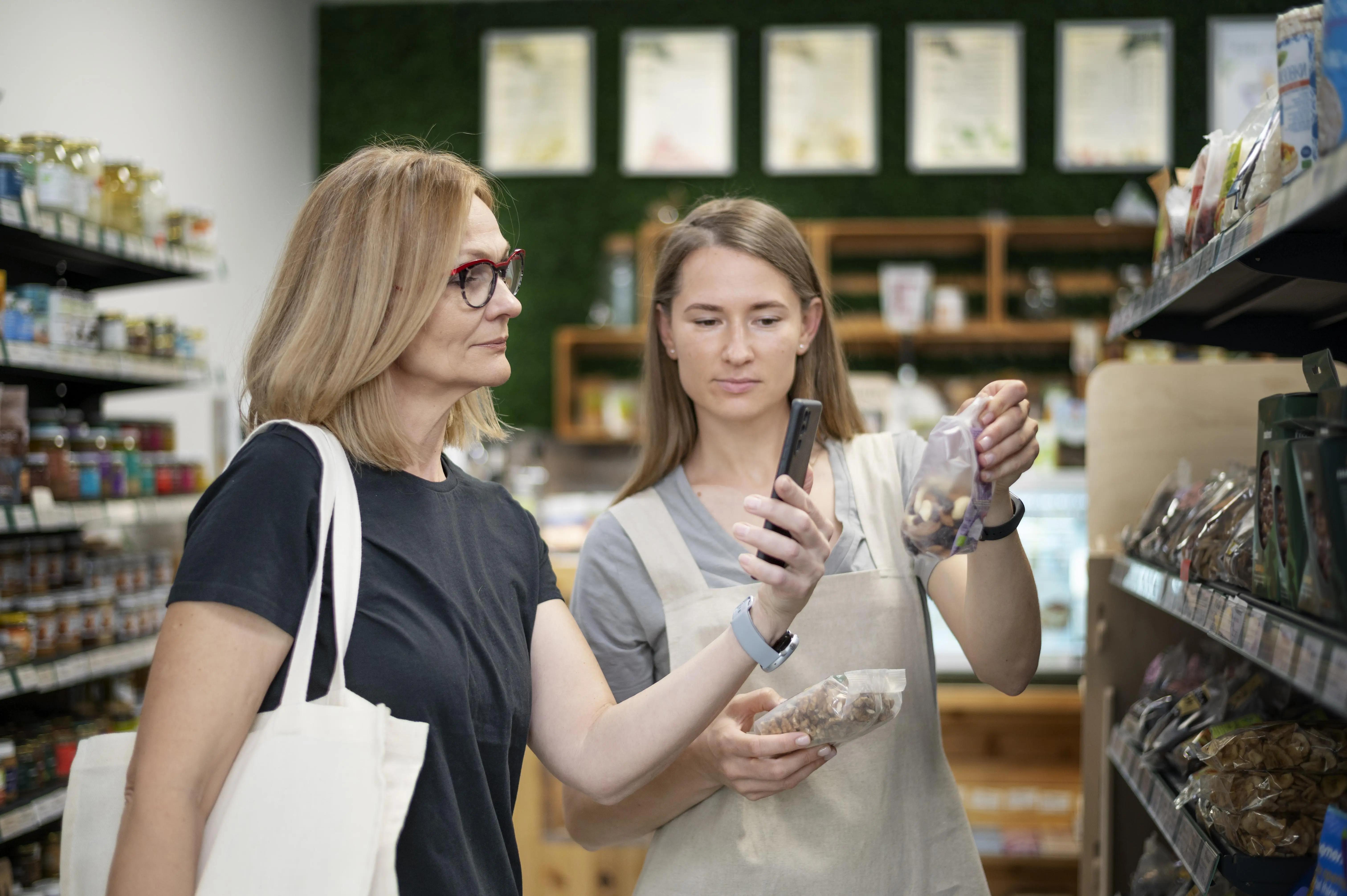 Detailní záběr na podezřelý produkt v obchodě Lidl