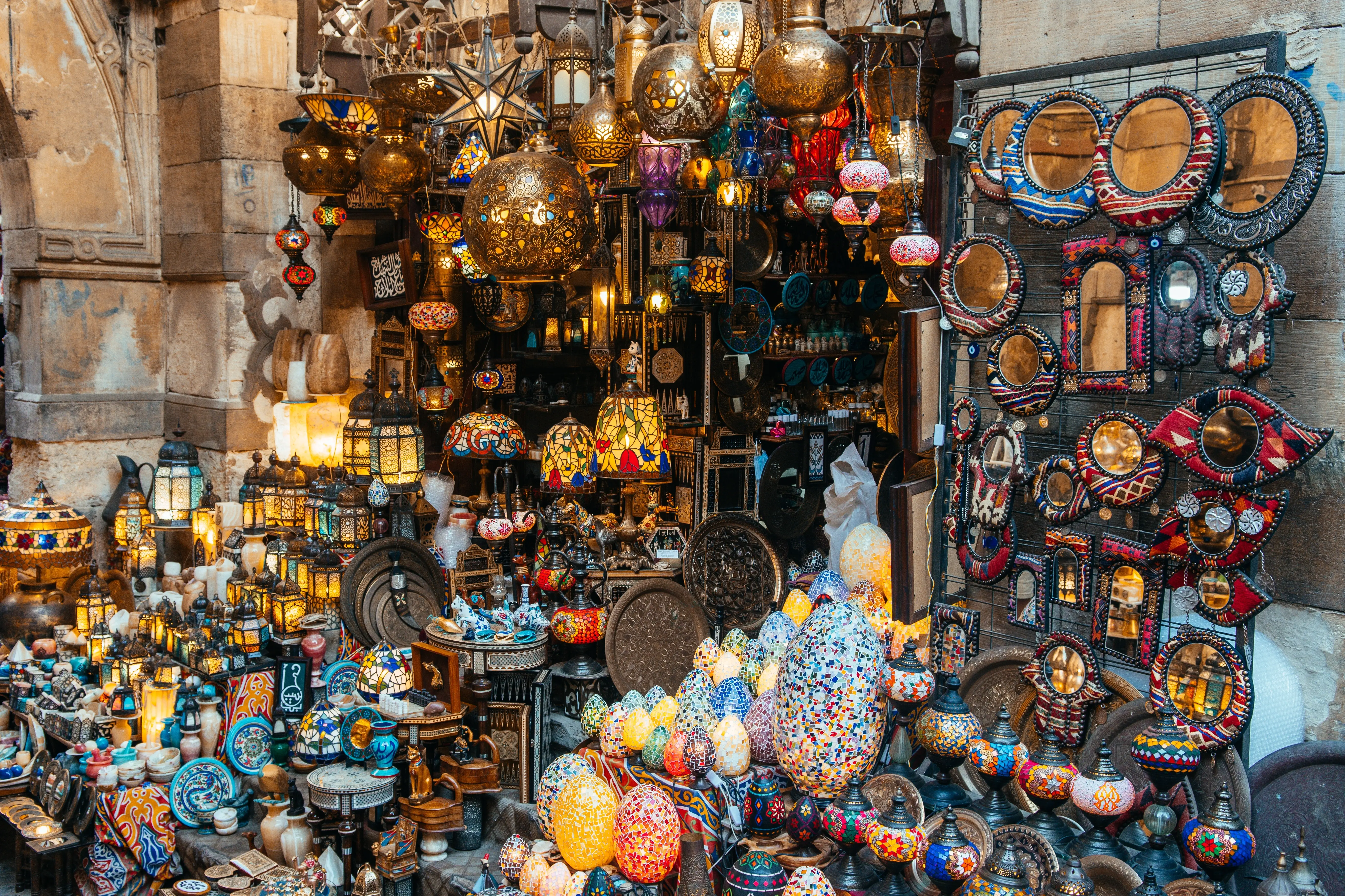 V Egyptě se jim smáli turisté i místní. Češi si koupili neobvyklý suvenýr a průvodkyně je zchladila