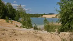 Tahle pláž je český ráj. Vypadá jako z Karibiku, ale najdete ji jen pár hodin od Prahy.