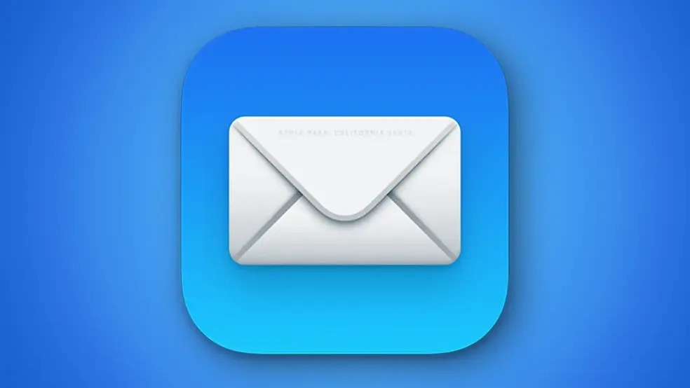 Ikona e-mailové aplikace Apple Mail na modrém pozadí