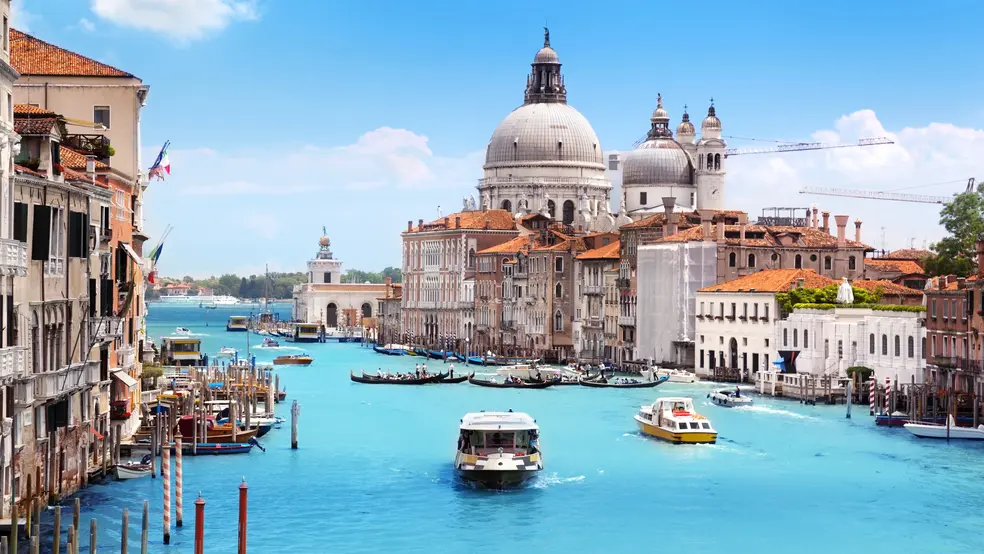 Romantická plavba gondolou v Benátkách: Lákavý tip na nezapomenutelný výlet