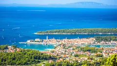 Klášter sv. Štěpána s loděmi v Hvaru, Chorvatsko.