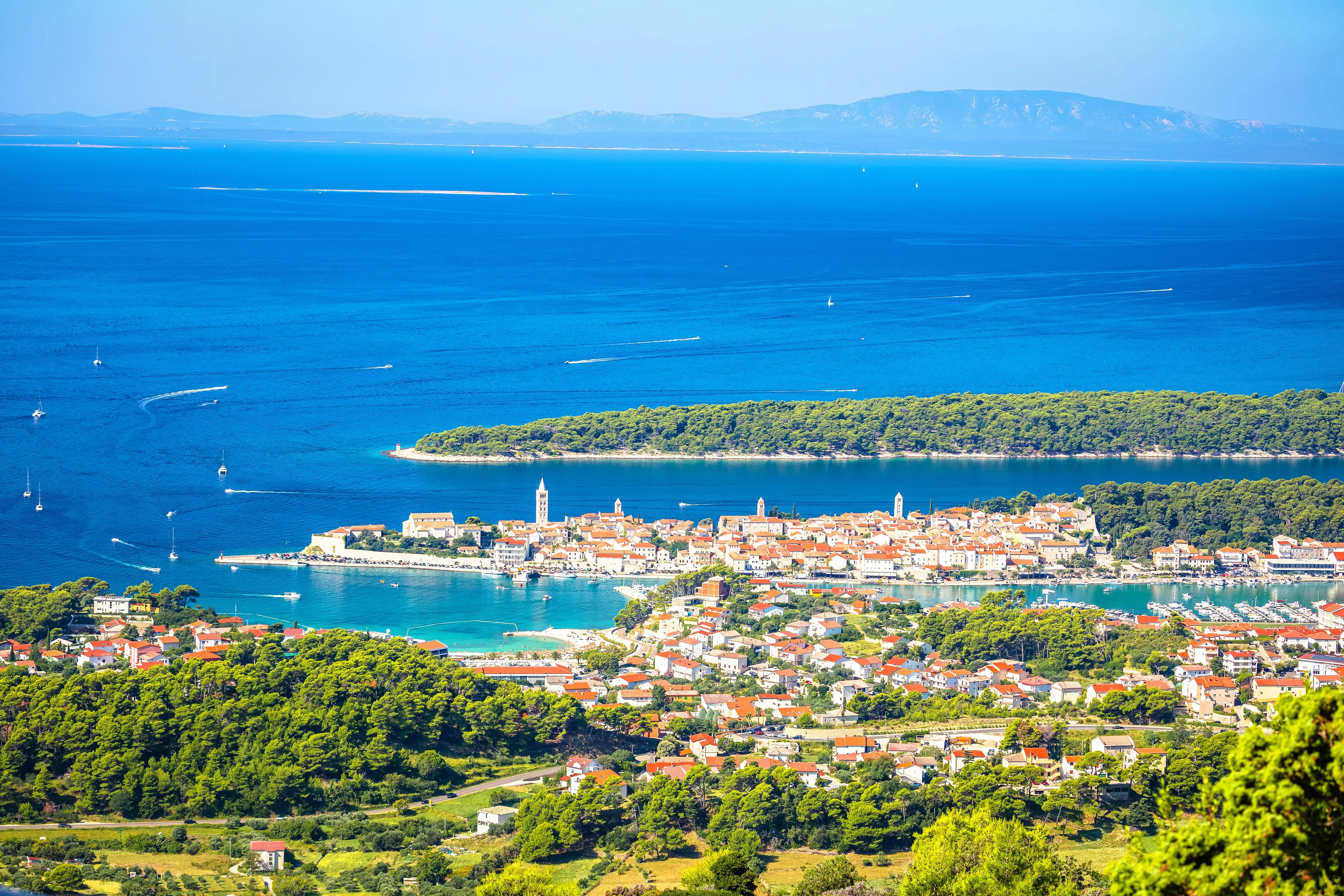 Klášter sv. Štěpána s loděmi v Hvaru, Chorvatsko.