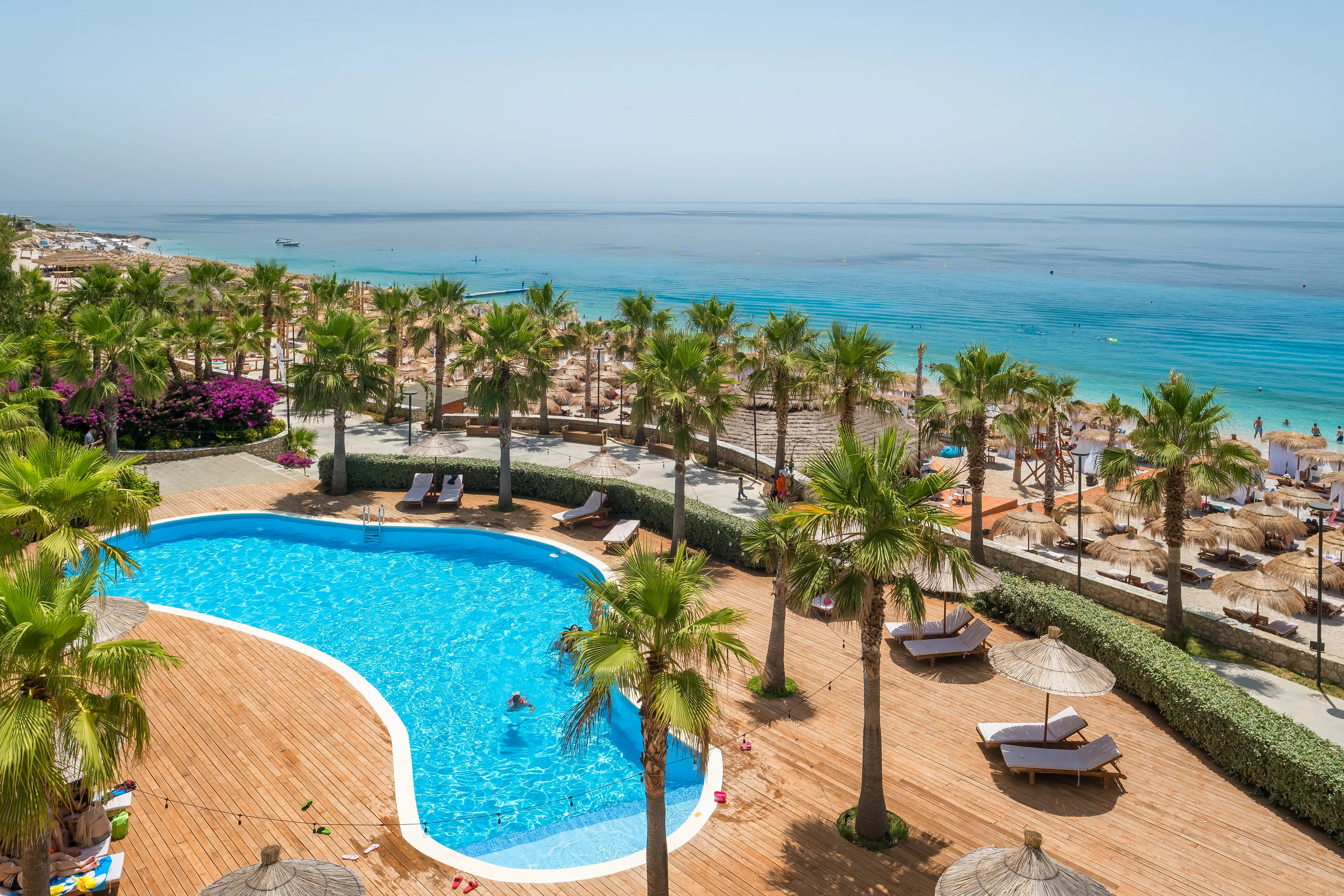 Češi začínají jezdit sem. Albánie nabízí víc než Jadran a ceny jsou tak nízké, že tomu neuvěříte..